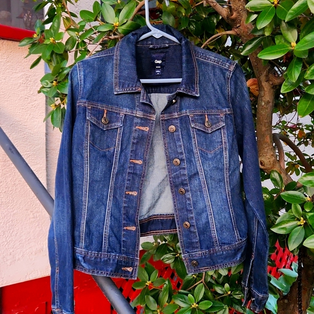 Womens Gap denim jacket vintage blue size medium